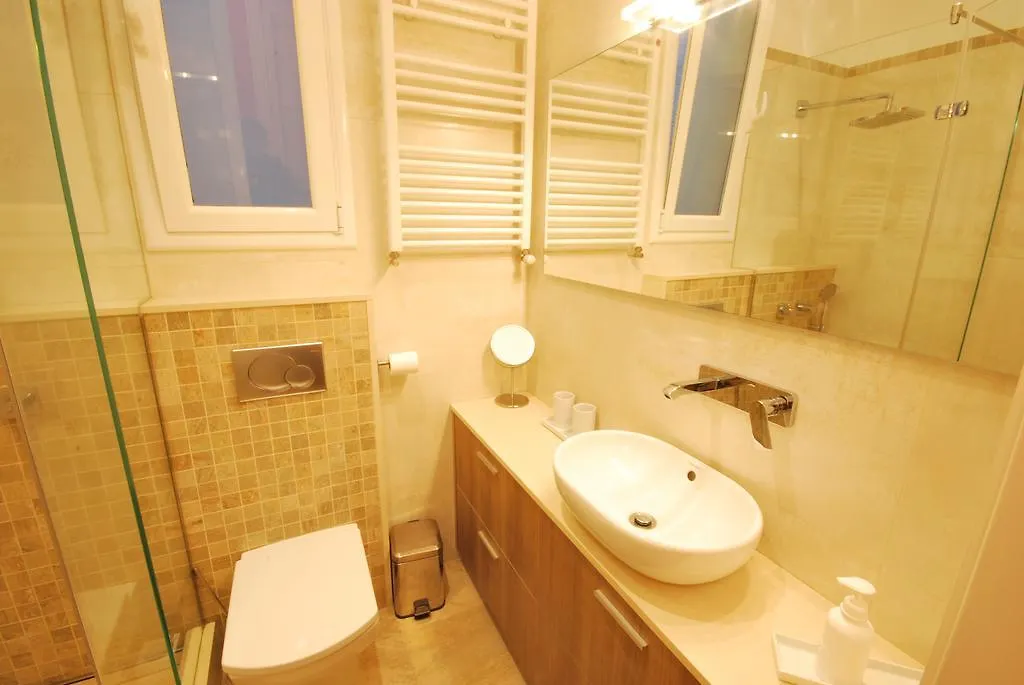 Gaudi Sdb Apartman Barcelona
